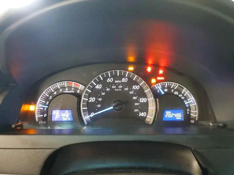2014 TOYOTA CAMRY SE  
