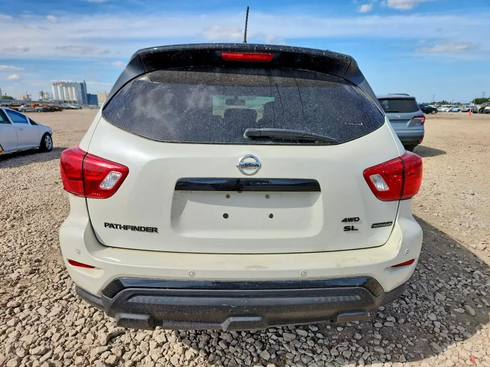 2018 NISSAN PATHFINDER SL  