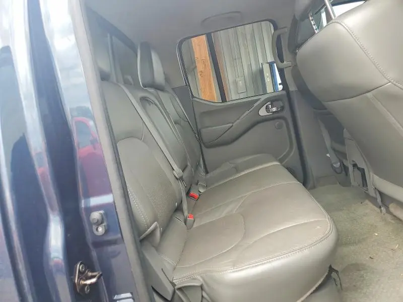 2016 NISSAN FRONTIER SL  