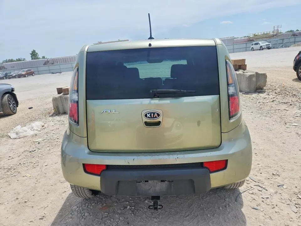 2011 KIA SOUL +  