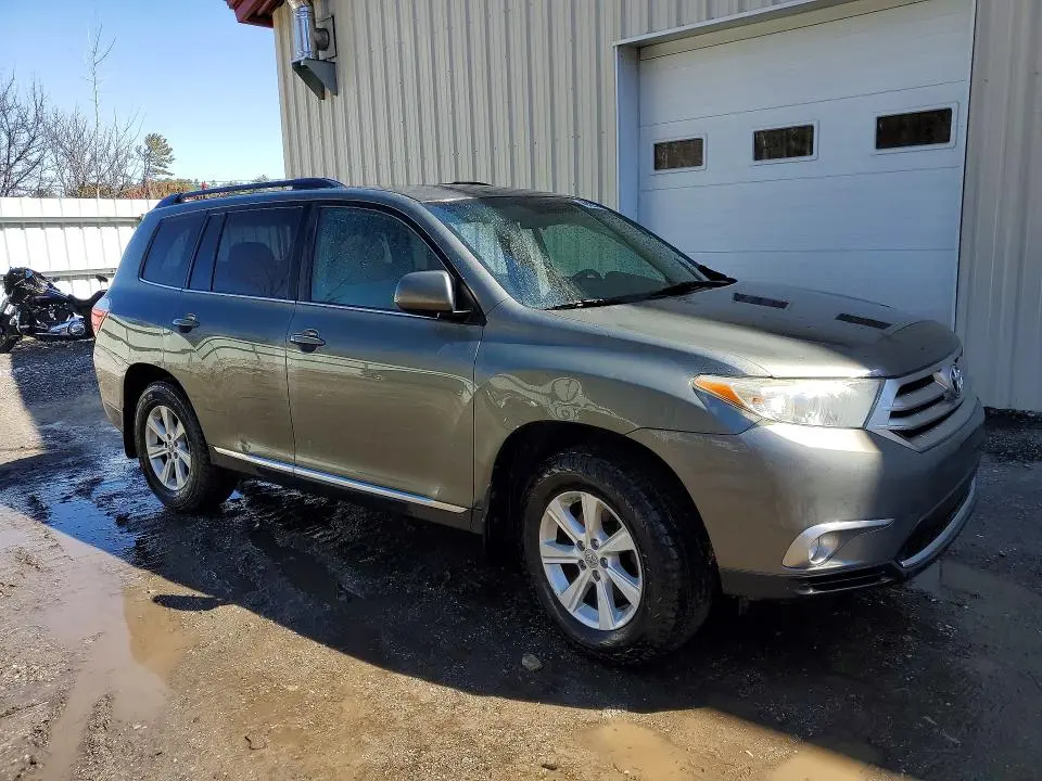 2011 TOYOTA HIGHLANDER BASE  