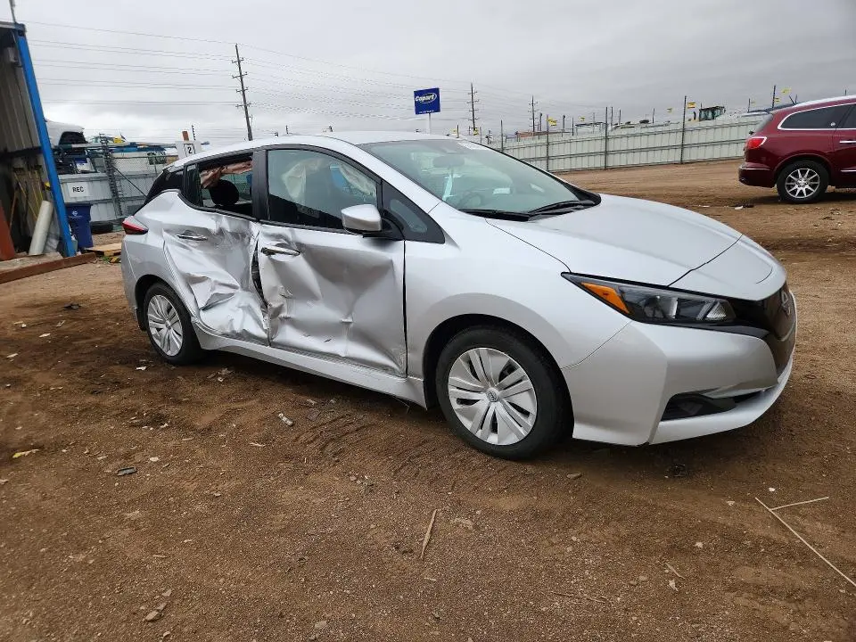 2025 NISSAN LEAF S  