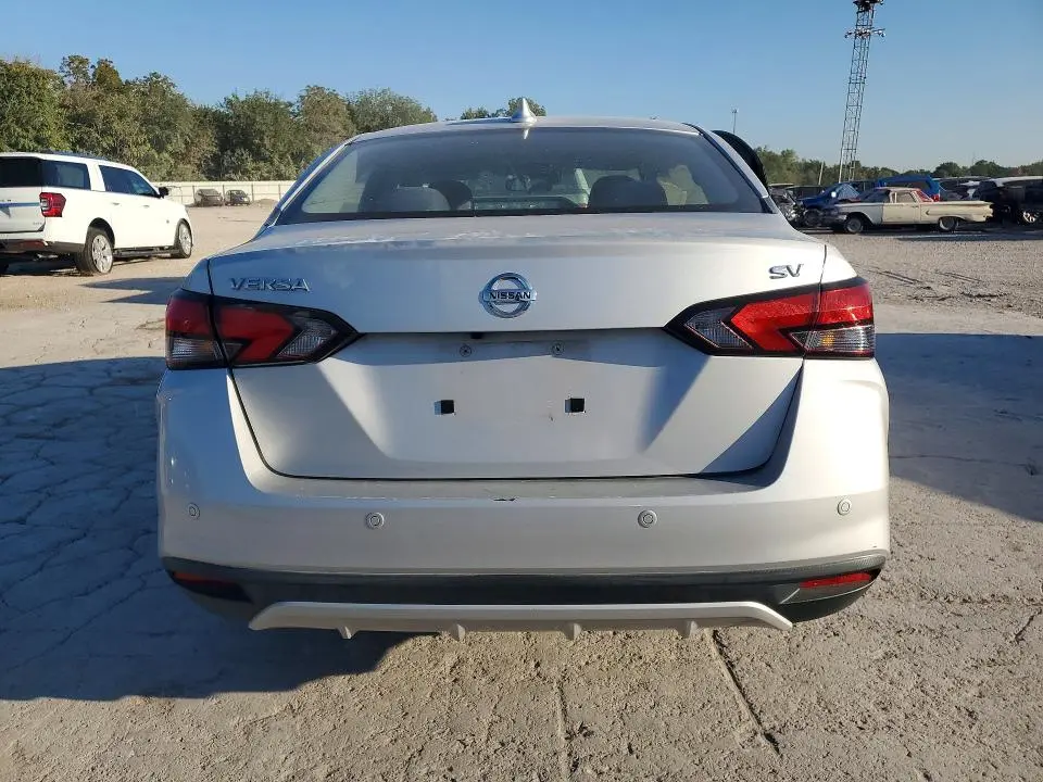 2020 NISSAN VERSA SV  