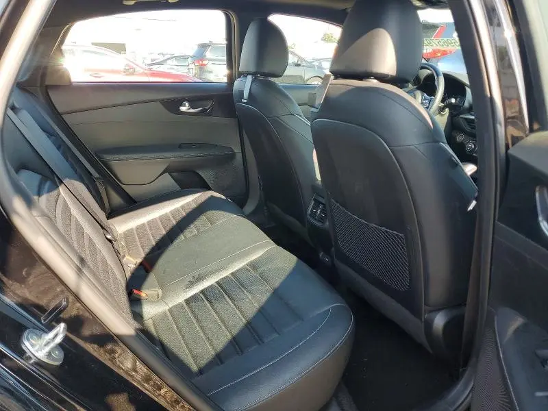 2023 KIA FORTE GT LINE  