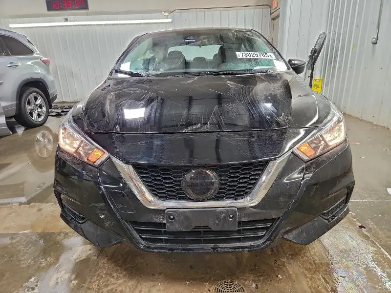 2021 NISSAN VERSA SV  