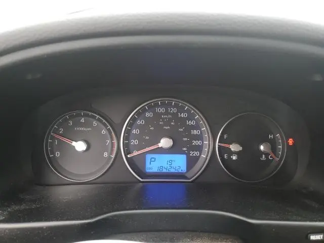 2012 HYUNDAI SANTA FE GLS  