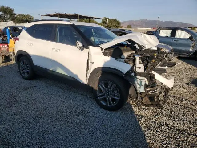 2022 KIA SELTOS S  