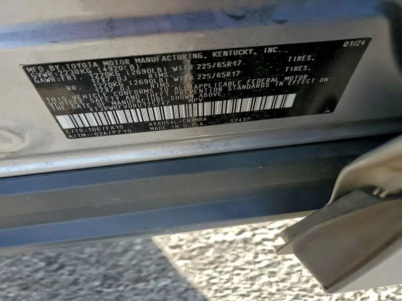 2024 TOYOTA RAV4 XLE  