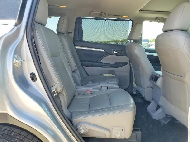 2015 TOYOTA HIGHLANDER XLE  