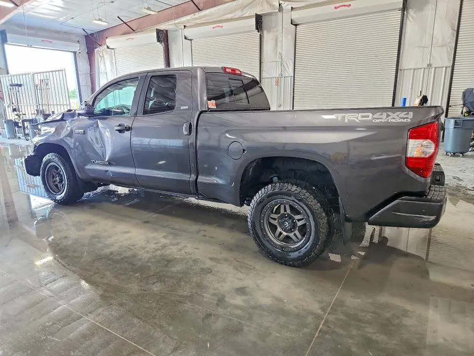 2017 TOYOTA TUNDRA SR5  
