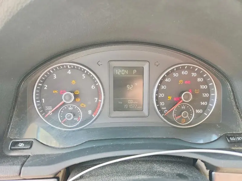 2010 VOLKSWAGEN JETTA LIMITED  