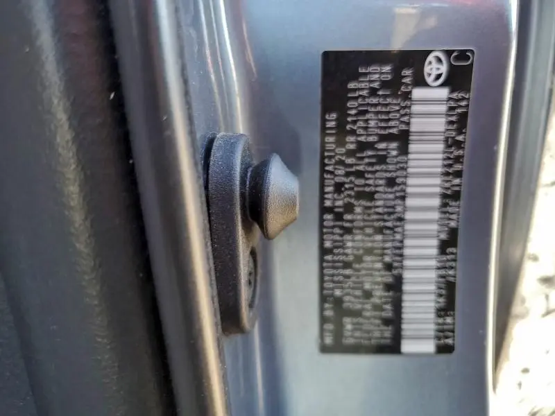 2021 TOYOTA COROLLA LE  