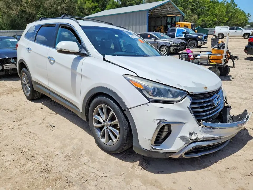 2017 HYUNDAI SANTA FE SE  