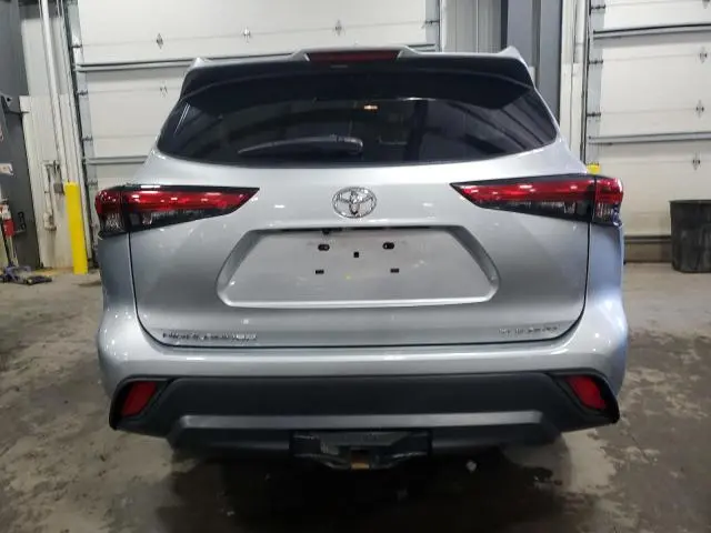 2021 TOYOTA HIGHLANDER XLE  