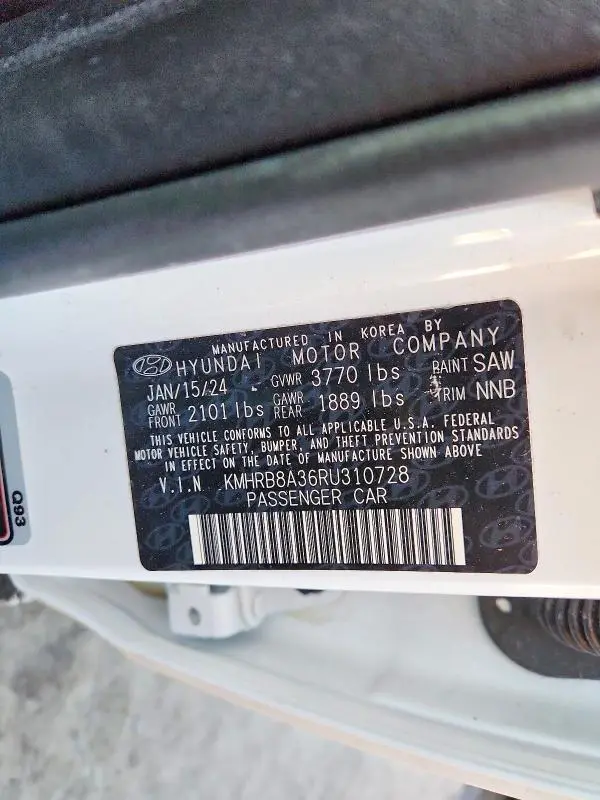 2024 HYUNDAI VENUE SE  