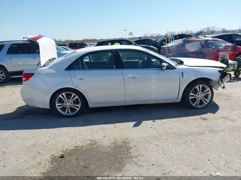 2011 LINCOLN MKZ  