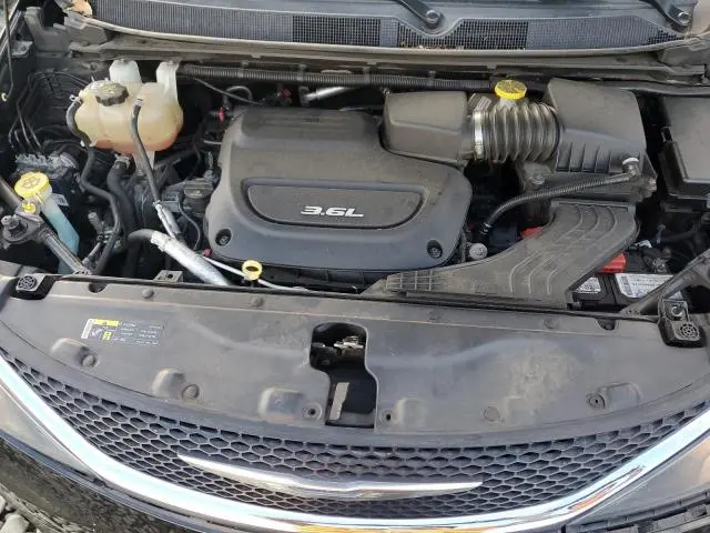 2017 CHRYSLER PACIFICA LX  