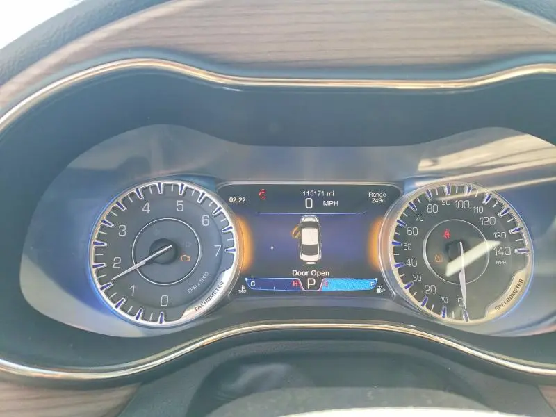 2015 CHRYSLER 200 C  