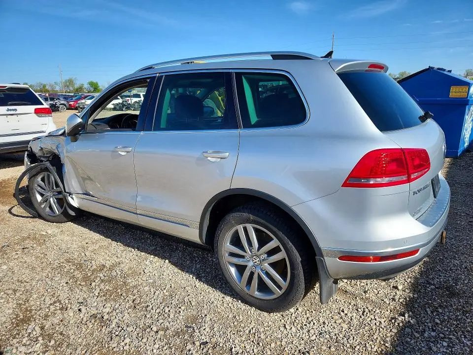 2015 VOLKSWAGEN TOUAREG V6  