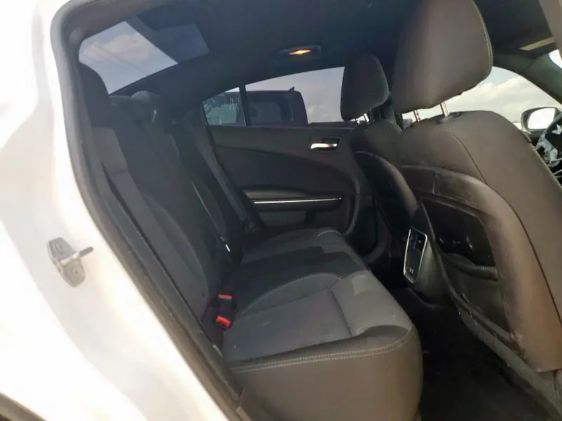 2016 DODGE CHARGER SE  