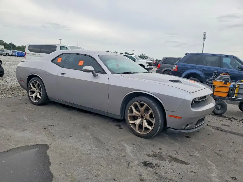 2016 DODGE CHALLENGER SXT  