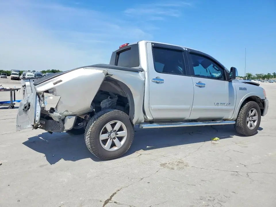 2013 NISSAN TITAN SV  