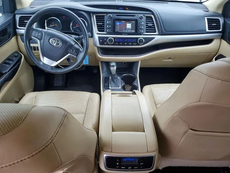 2015 TOYOTA HIGHLANDER LE PLUS  