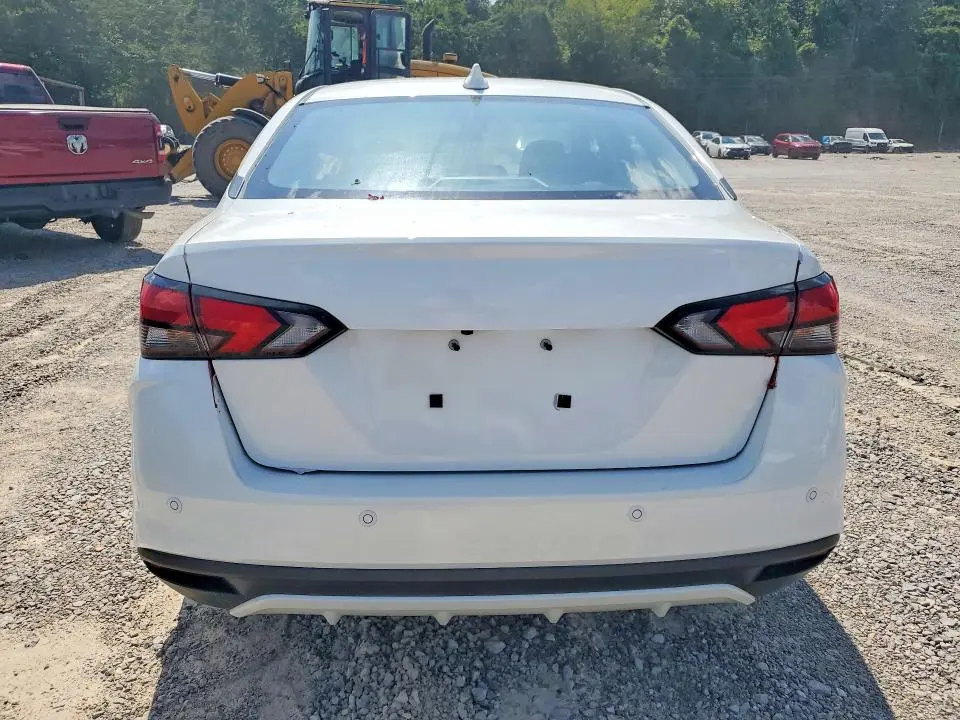 2025 NISSAN VERSA SV  