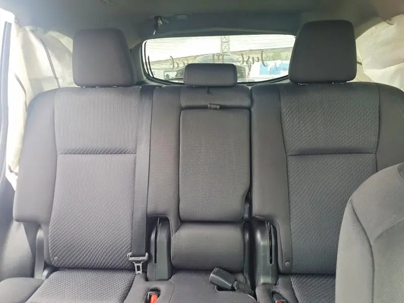 2016 TOYOTA HIGHLANDER LE  