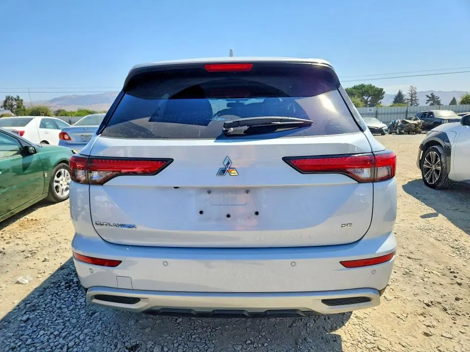 2024 MITSUBISHI OUTLANDER SE  