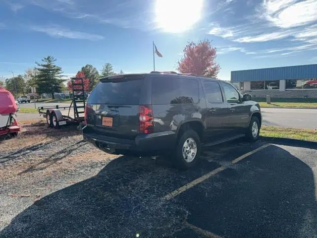 2011 CHEVROLET SUBURBAN C1500 LT  