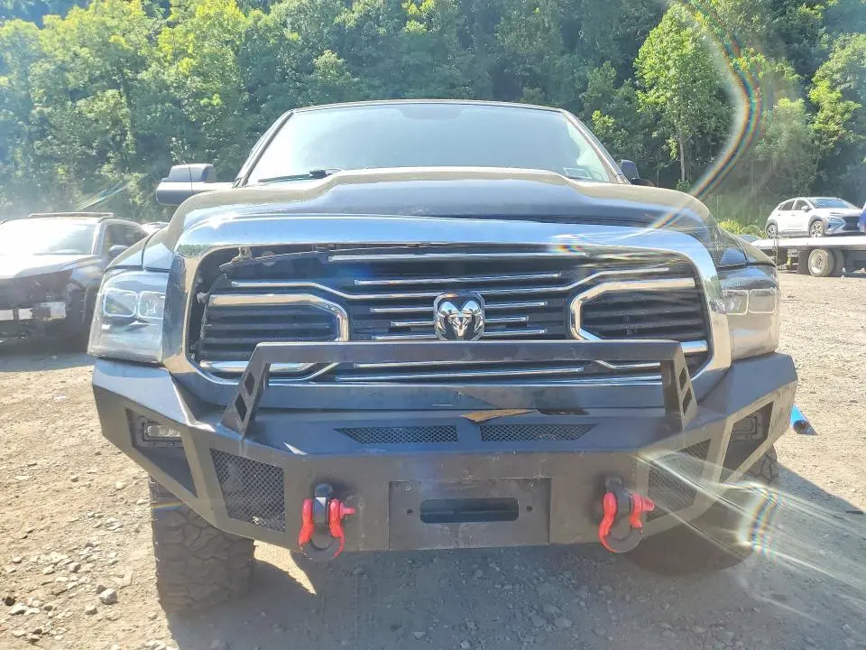 2016 RAM 1500 SLT  