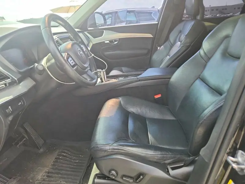 2017 VOLVO XC90 T6  