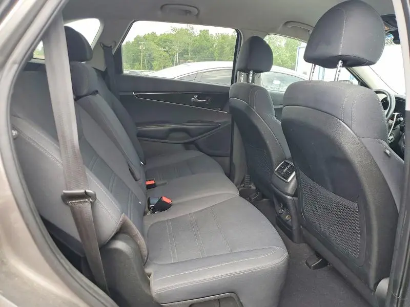 2018 KIA SORENTO LX  