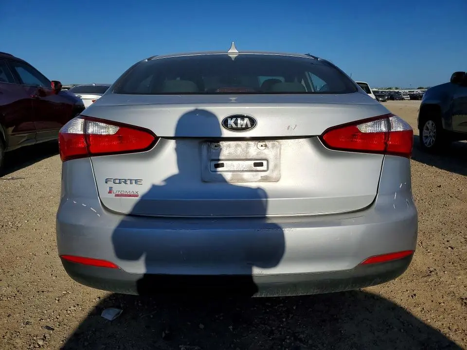 2016 KIA FORTE LX  