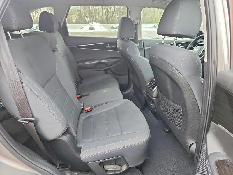 2019 KIA SORENTO LX V6  