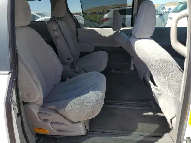 2011 TOYOTA SIENNA LE  