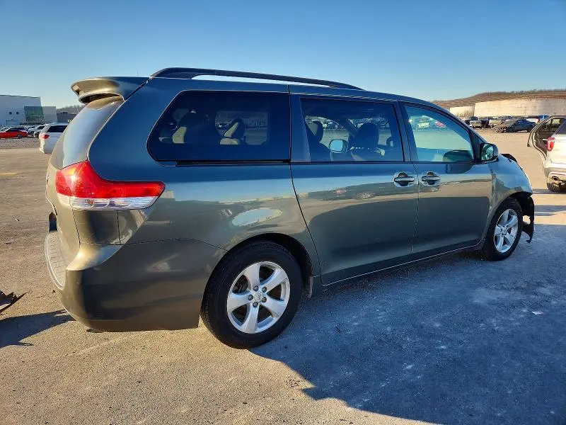 2011 TOYOTA SIENNA LE  