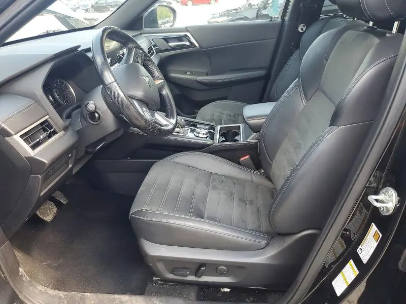 2022 MITSUBISHI OUTLANDER SE  