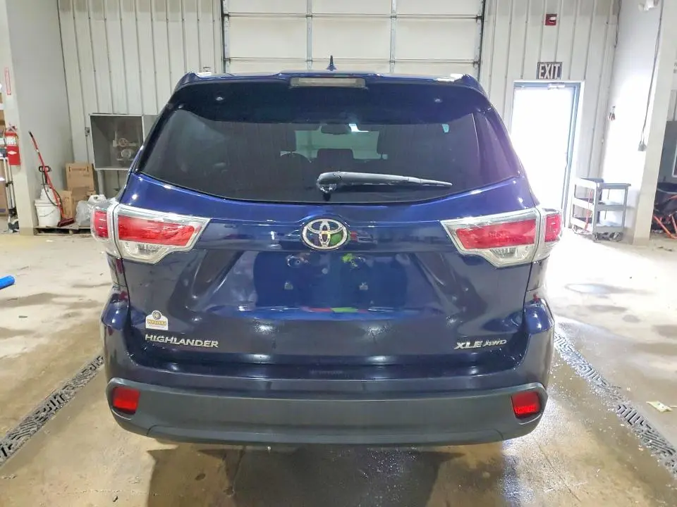 2015 TOYOTA HIGHLANDER XLE  