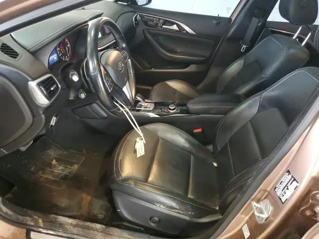 2017 INFINITI QX30 BASE  