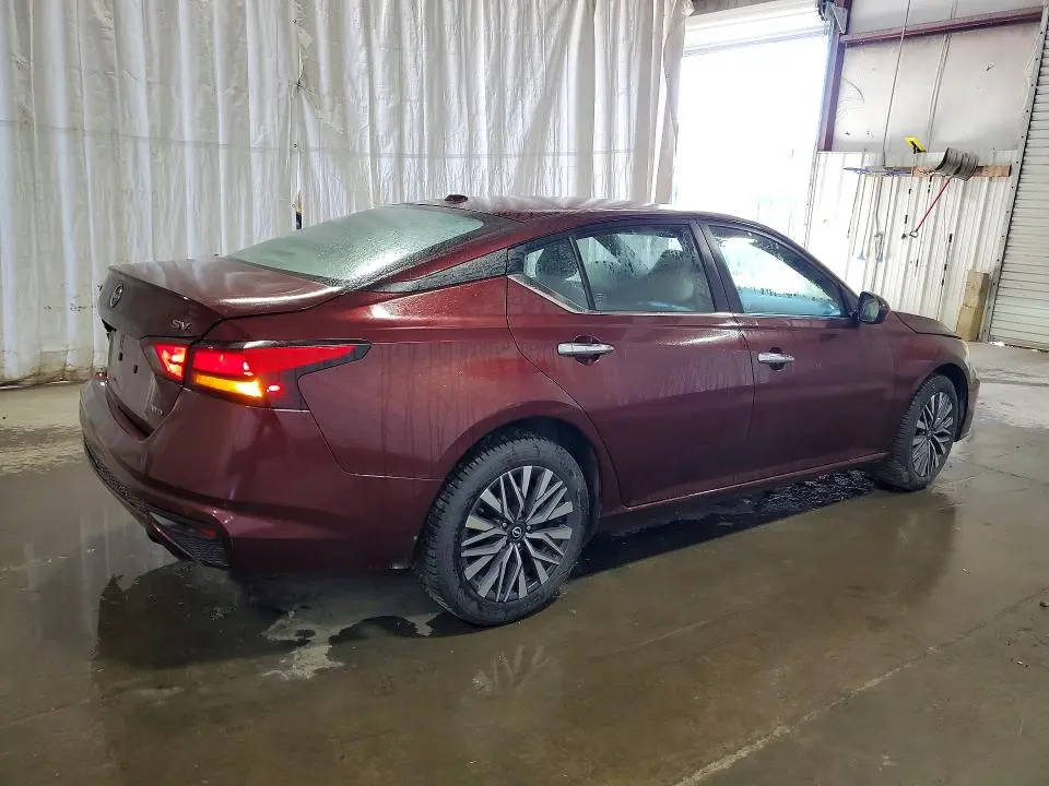 2023 NISSAN ALTIMA SV  