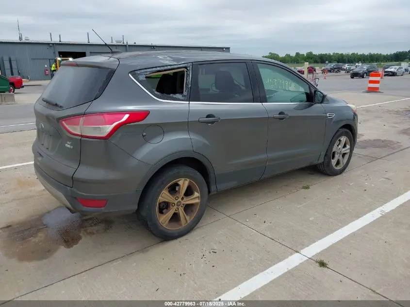 2015 FORD ESCAPE SE