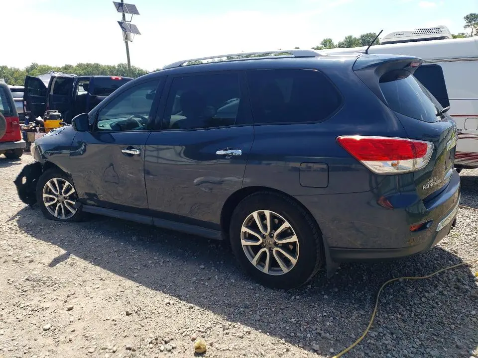 2016 NISSAN PATHFINDER SV  