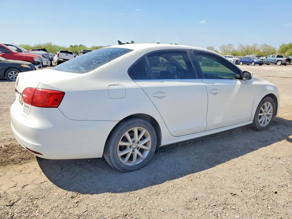 2013 VOLKSWAGEN JETTA SE  