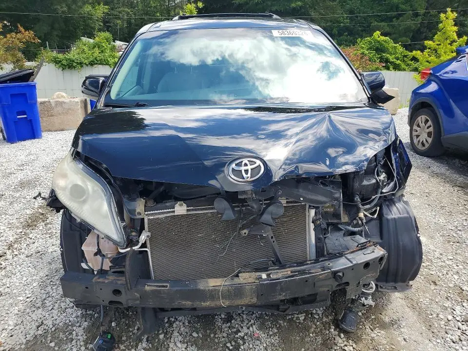 2017 TOYOTA SIENNA XLE 8-PASSENGER  
