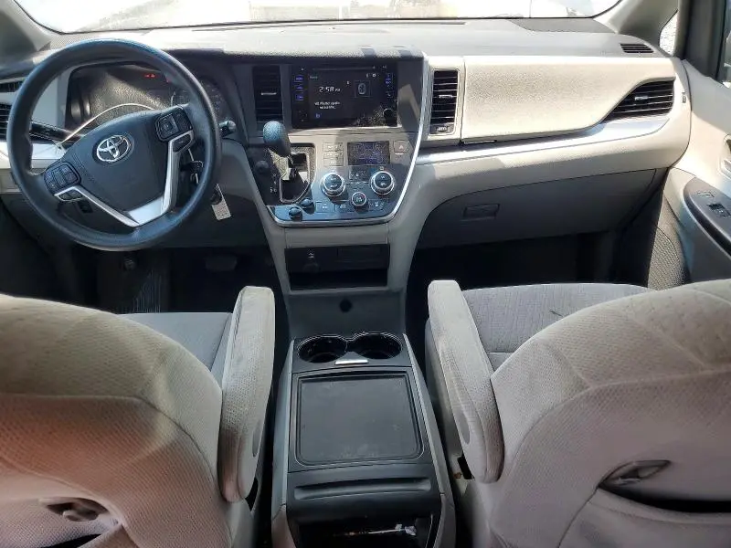 2016 TOYOTA SIENNA LE  