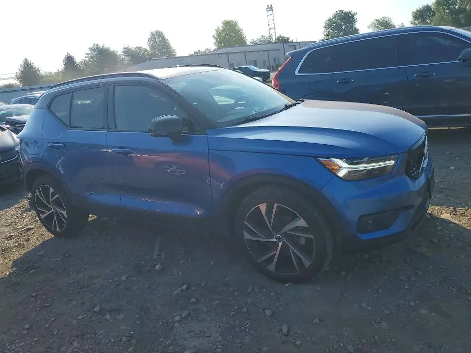 2020 VOLVO XC40 T5 R-DESIGN  