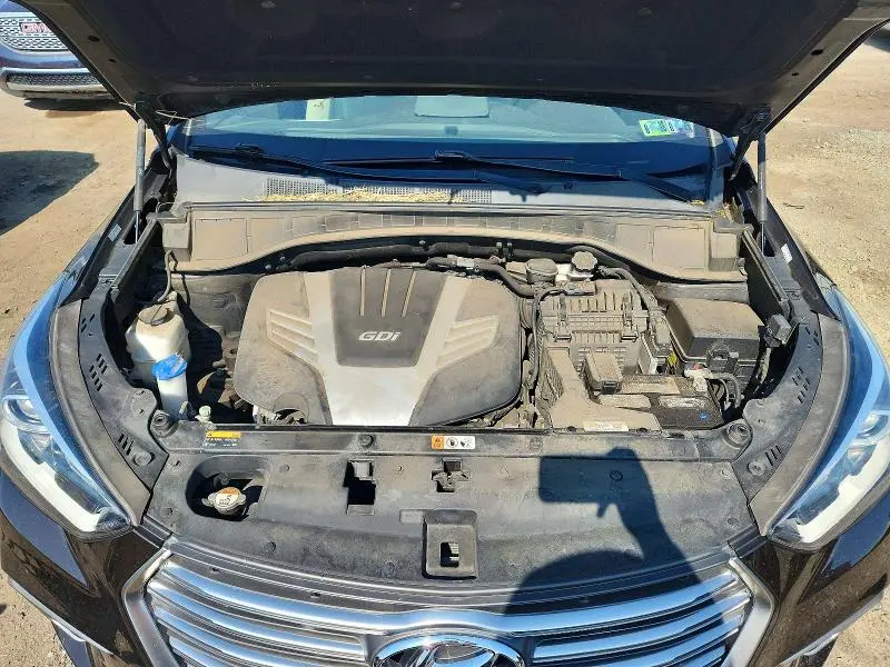 2018 HYUNDAI SANTA FE SE  