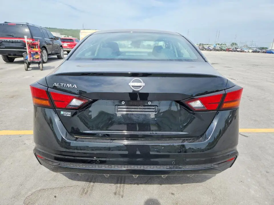 2024 NISSAN ALTIMA S  